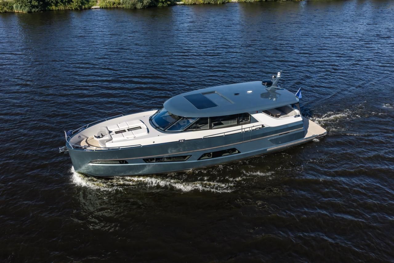 Eerste Steeler Enigma 50 arriveert op HISWA te Water: 15 meter luxe, genomineerd voor Boot van het Jaar